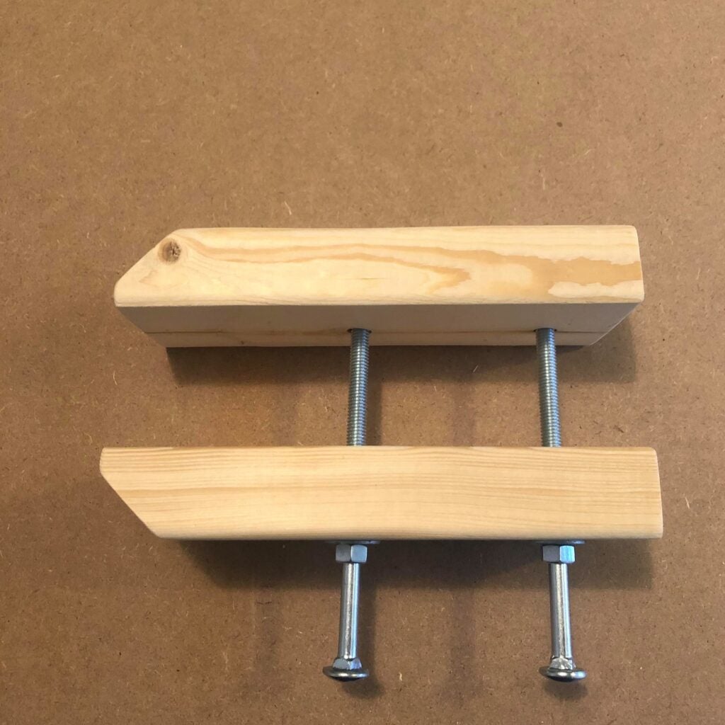 a simple wooden clamp