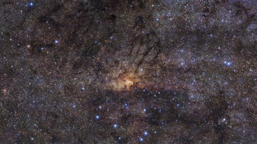 an image of stars in the center of hte milky way captured by ESO astronomers