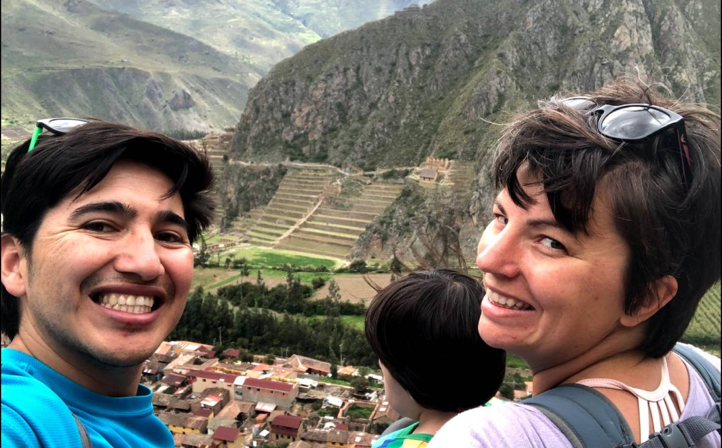 Family traveling in Machu Picchu