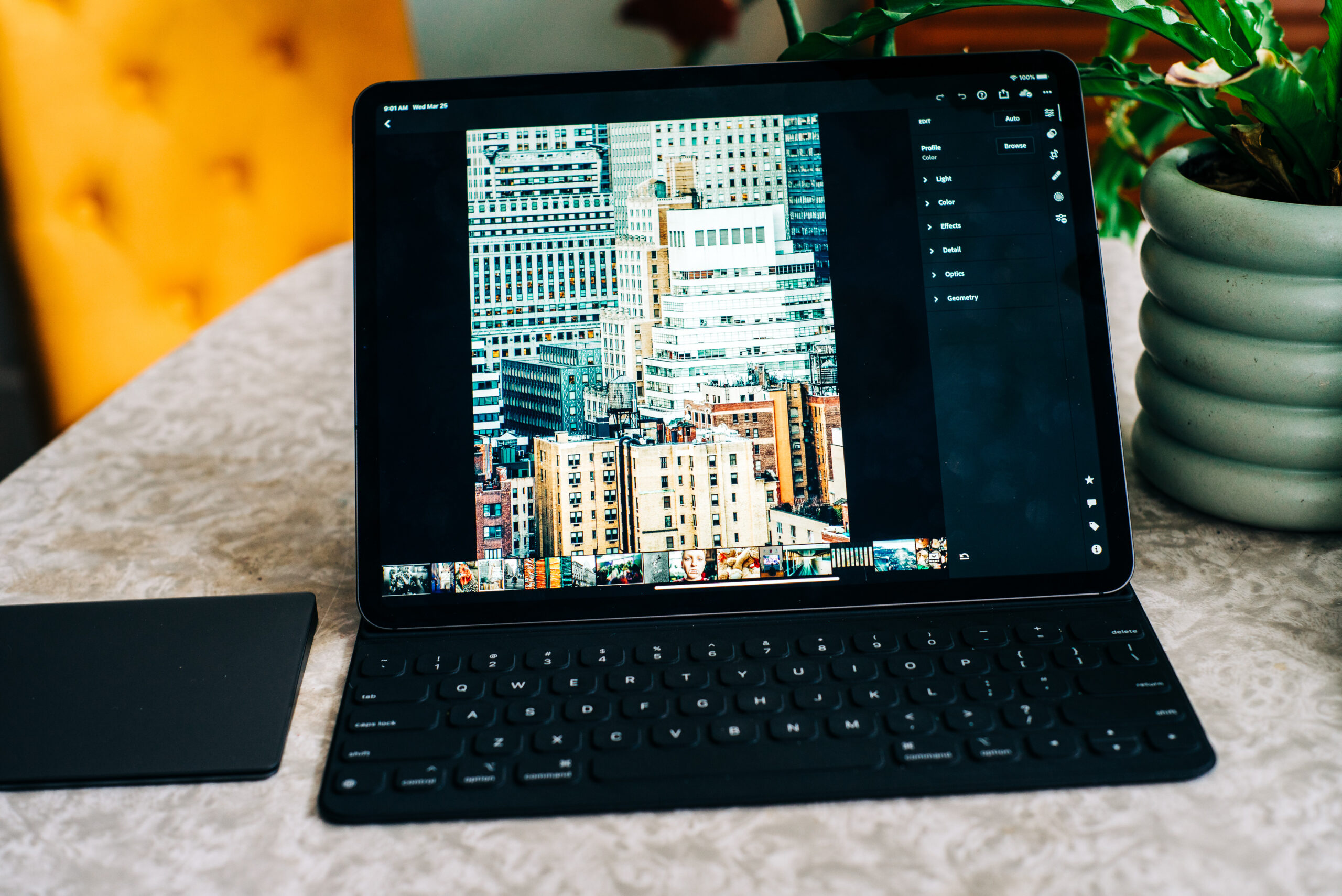 Magic Keyboard for the iPad Pro review: the best way to turn an iPad into a  laptop - The Verge