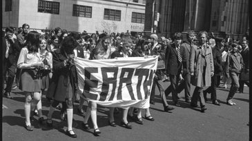 a group of New Yorkers participating in the 1970 Earth Day demonstrations in New York City