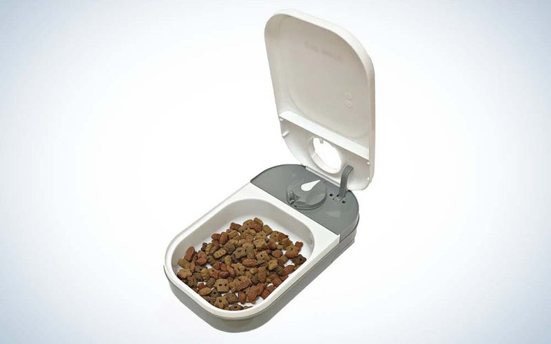 Cat Mate makes some of the best automatic pet feeders for cats.
