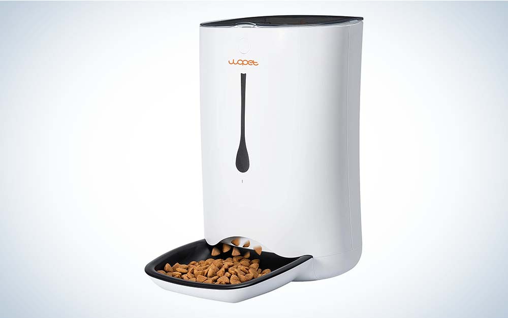 Wopet makes one of the best automatic pet feeders for dogs.