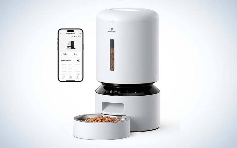 Petlibro makes the best automatic pet feeder that's smart.