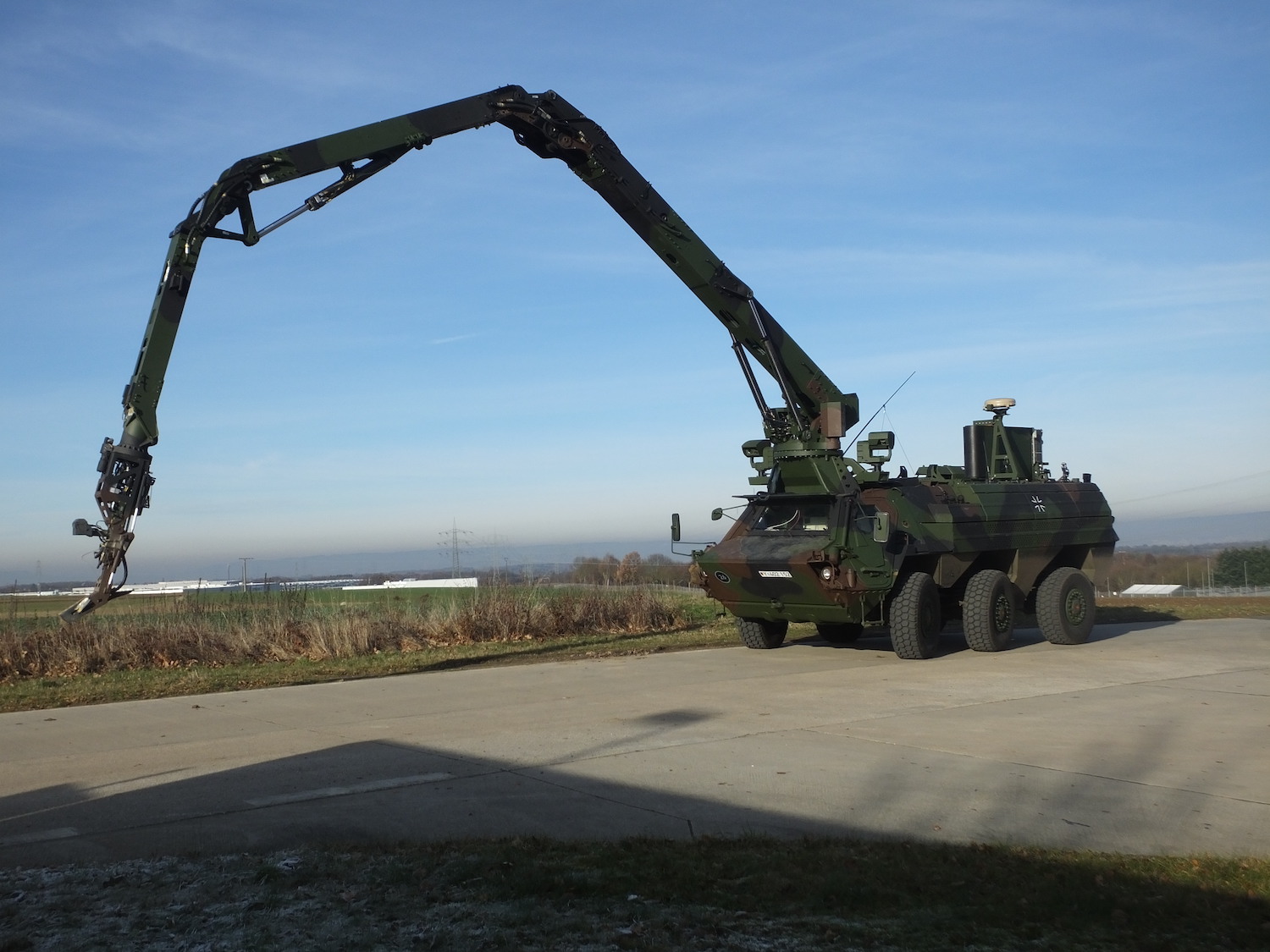 This 1.9-ton steel arm can spot bombs and lift soldiers out of harm’s way