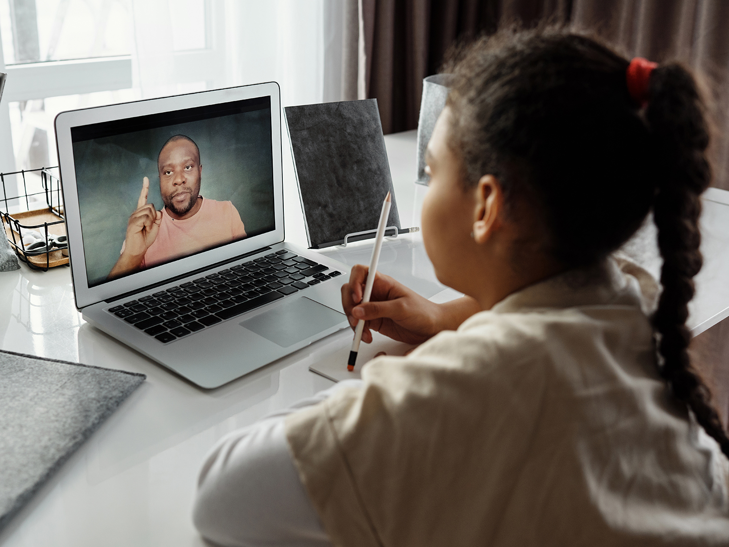 Long-distance learning could help us democratize education