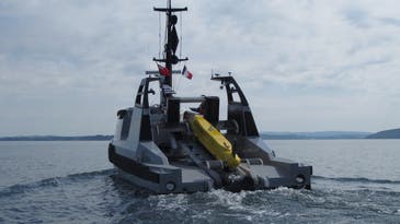 This robotic maritime bomb squad keeps humans a safe distance away