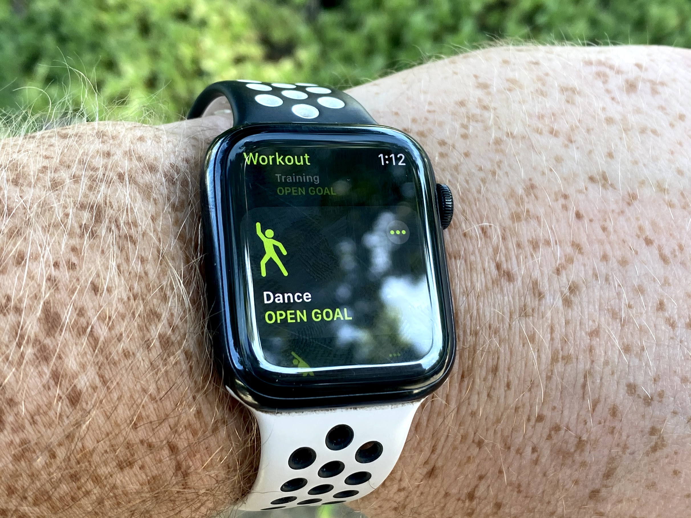 Dancing Apple Watch tracking.