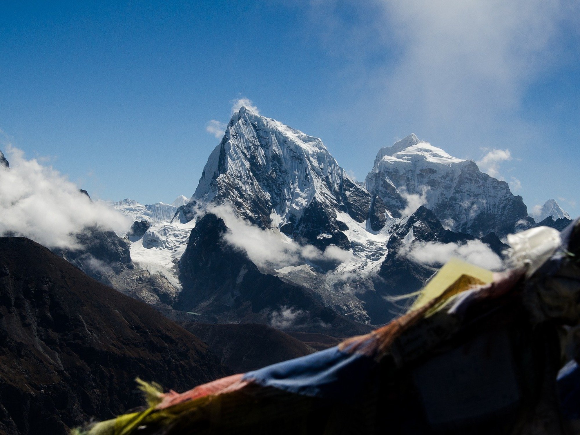 Cold War-era satellites bring bad news about melting glaciers around Everest