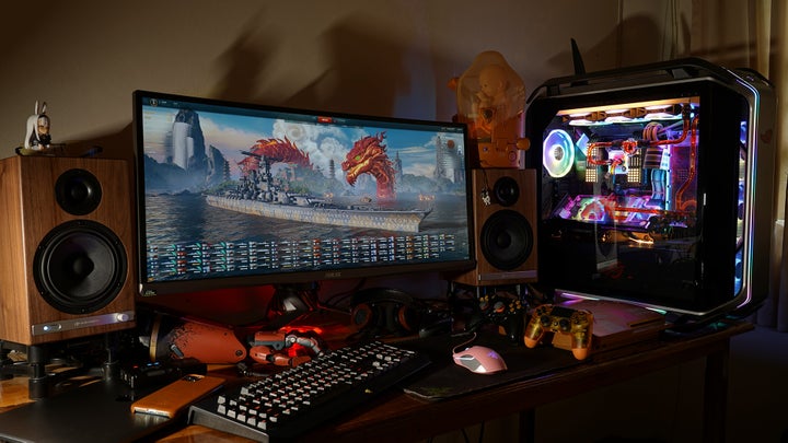 PC gaming setup with the best gaming monitor