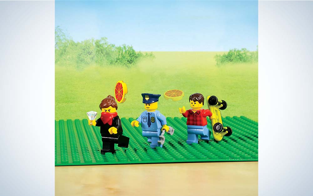 Klutz Lego Make Your Own Movie Activity Kit is one of the best science gifts for kids.