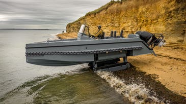 This fast French military boat can crawl from water to land without wheels