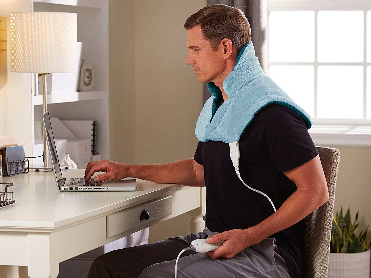 Neck heating pads to help you work or relax in comfort