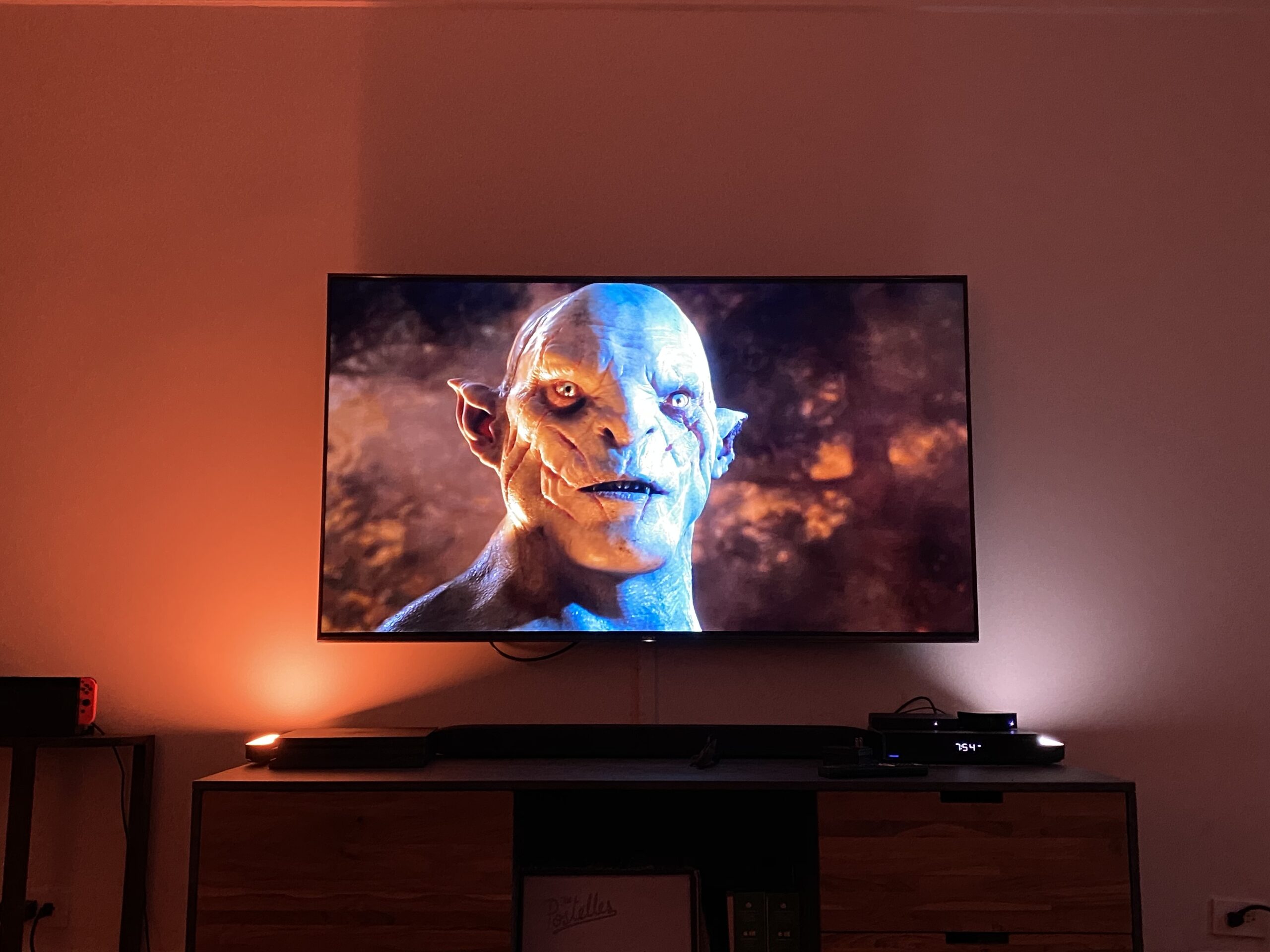  Philips Hue 75 Smart TV Light Strip - White and Color