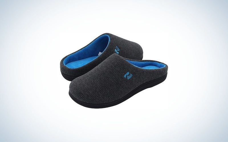 Black and blue men's slippers