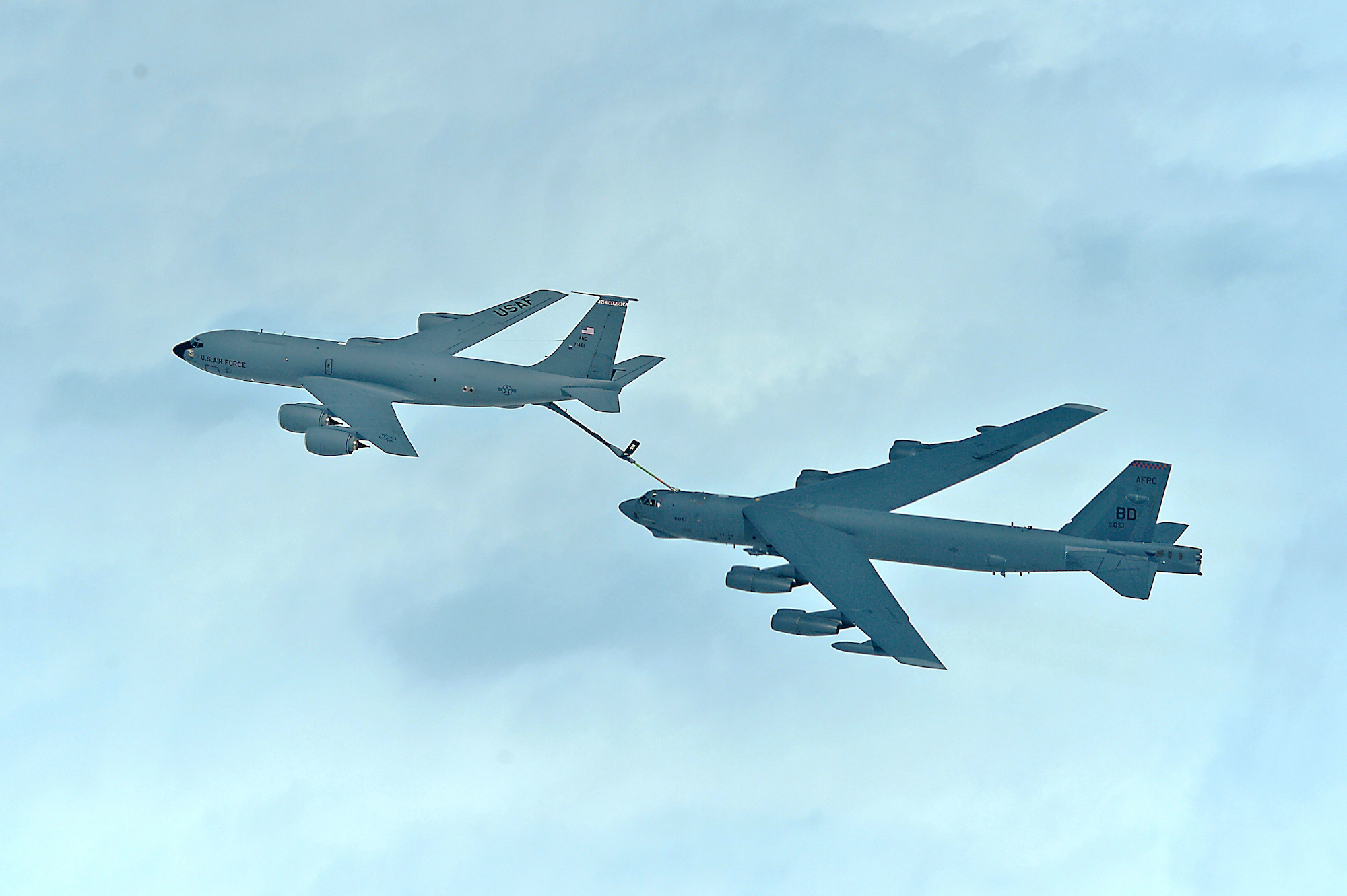 Refueling B-52s in the sky is hard, so the Air Force is trying VR simulators