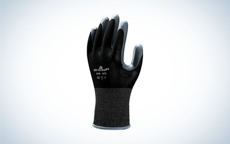 Black gardening glove from SHOWA
