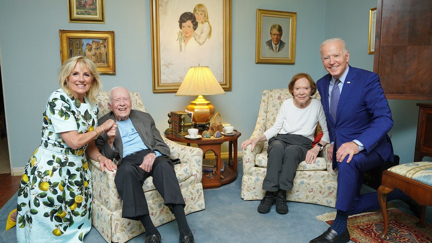 Photo in which the Bidens look huge