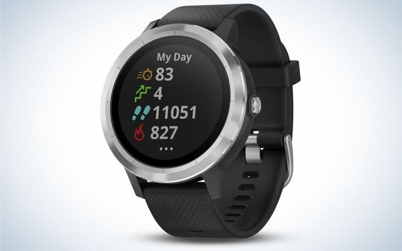 Garmin Vivoactive 3 is one of the best budget smartwatch models