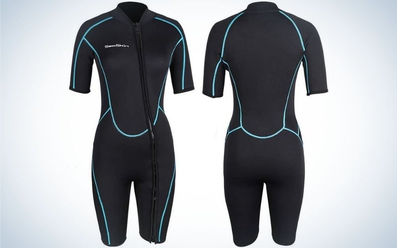 Two wetsuits on short arms and short overalls all in black and with gray stripes and the product is both front and back.