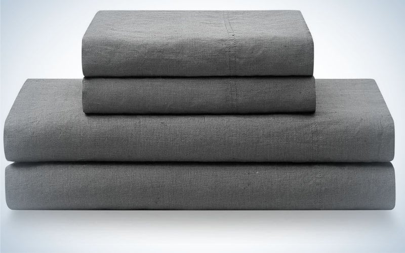 The YnM French Linen sheet set has the best budget linen sheets.