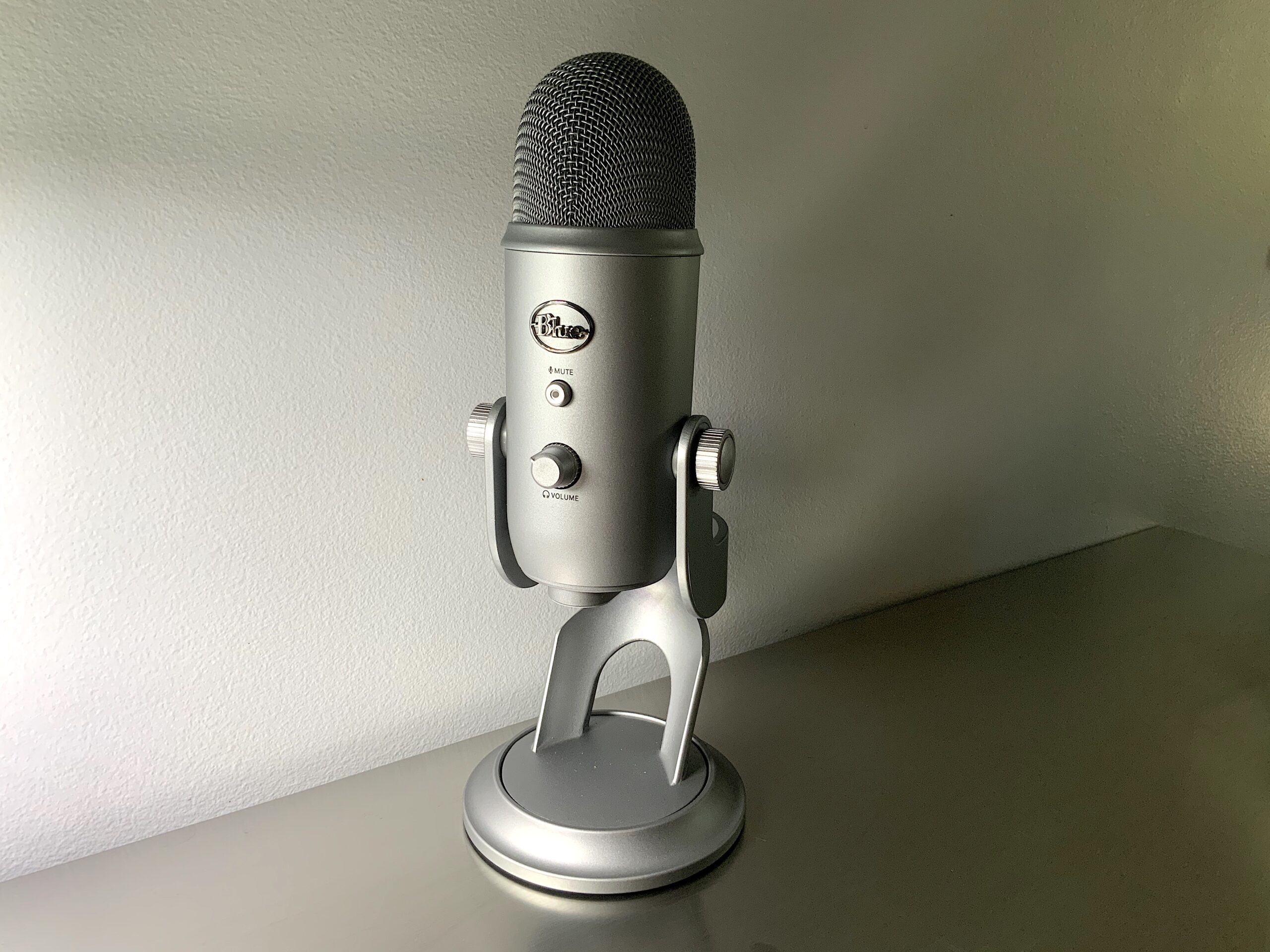 UNBOXING: Blue Yeti BEST STREAMING Microphone + Filter [ LOGITECH