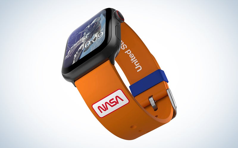 Turn your Apple Watch into a space-themed showpiece.
