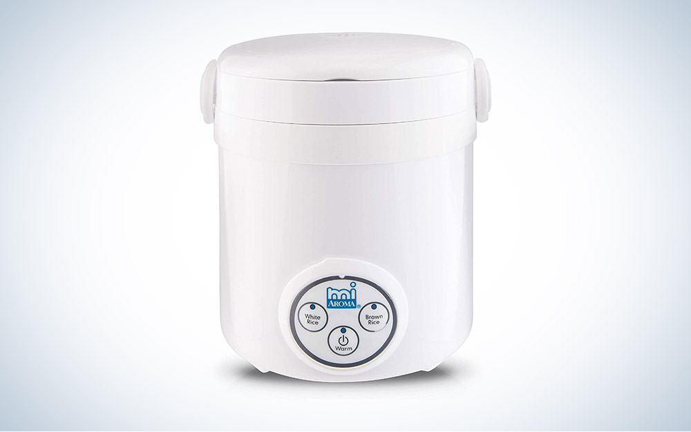 The Aroma Housewares (MRC-903D) Mi 3-Cup (Cooked) Rice Cooker is our pick for the best small rice cooker.