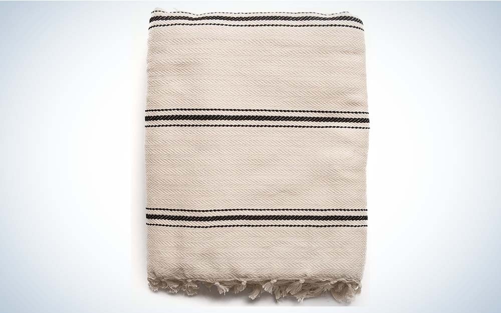 The Loomia Sophie is the best throw blanket that's lightweight.