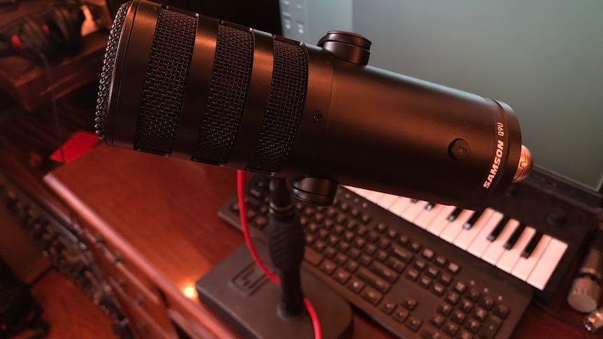 Samson Q9U broadcast mic on desk