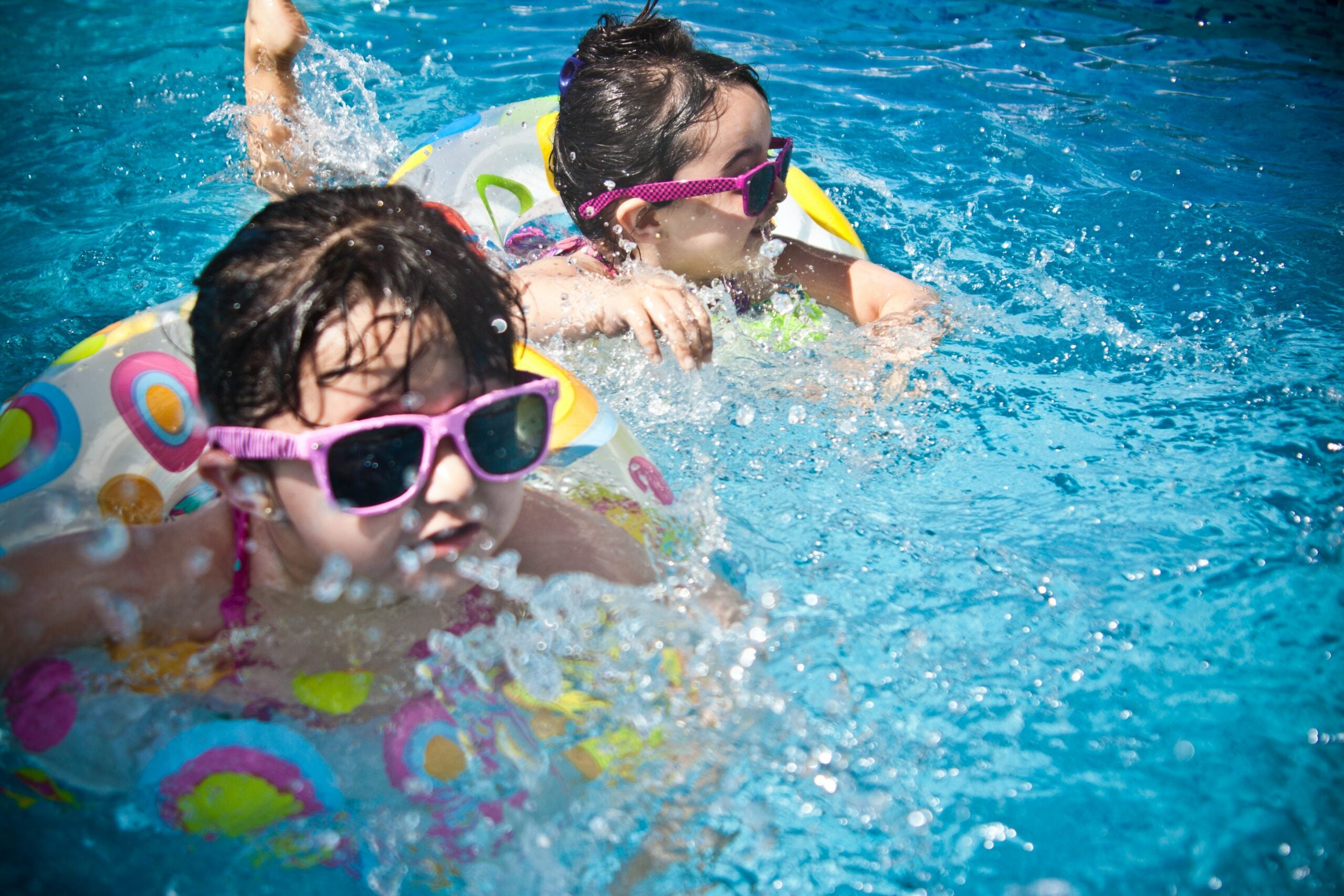 kids enjoying swim in kiddie pool