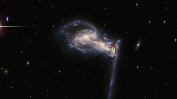 See galactic triplets play tug-of-war in Hubble’s latest snapshot