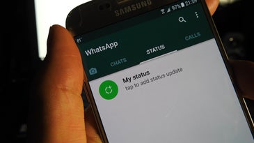 WhatsApp messenger on Samsung smartphone with Pegasus vulnerabilities