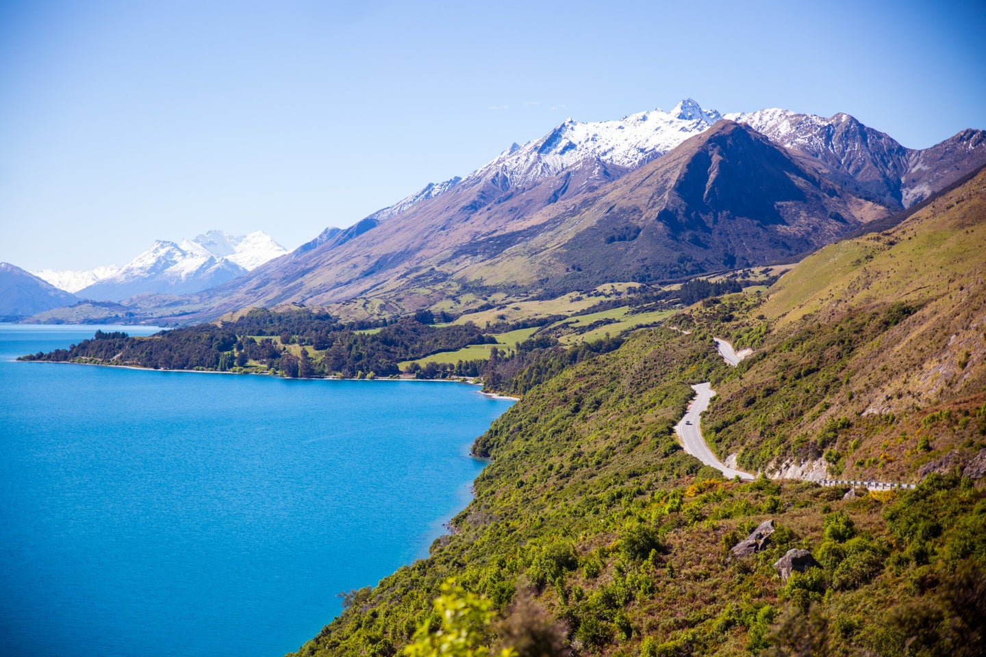 Mountains and body of water in Queenstown, New Zealand