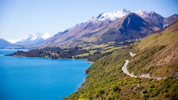 Mountains and body of water in Queenstown, New Zealand