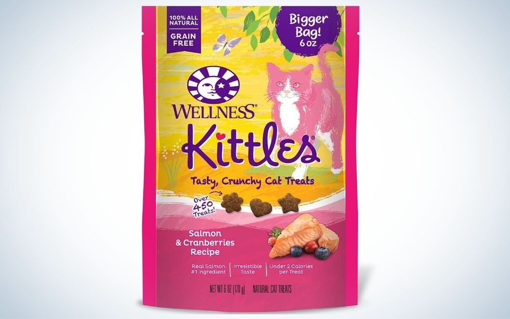 Wellness Kittle Grain-Free Salmon & Cranberries Recipe Treats are the best cat treats.