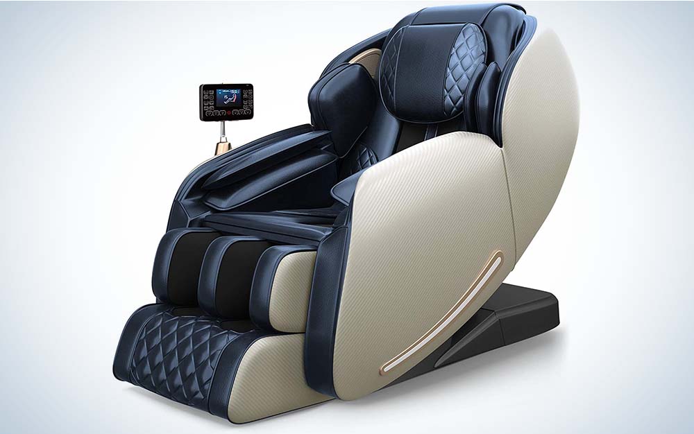 The Real Relax 2021 Massage Chair is the best for bigger people.