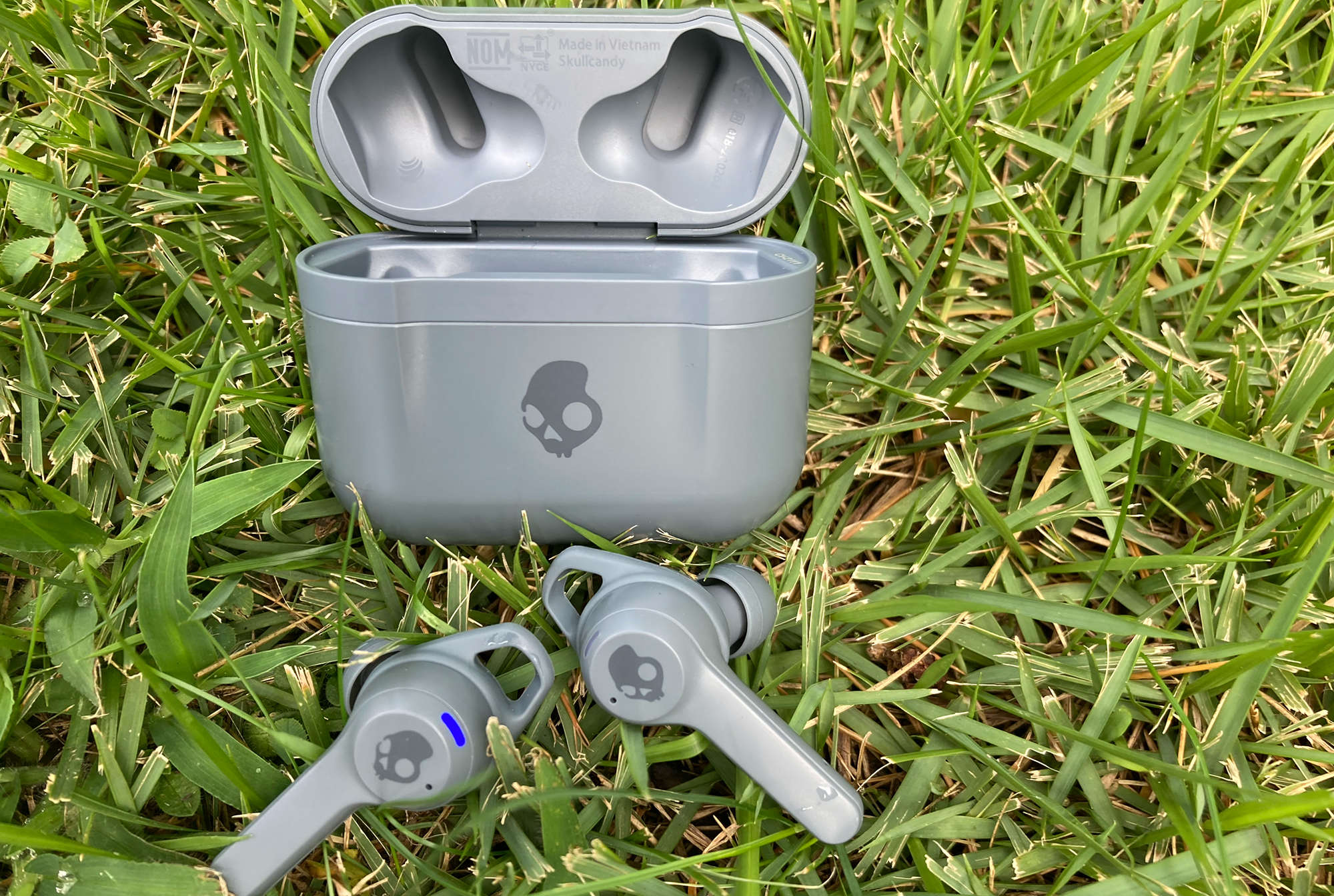 Skullcandy Indy ANC in the grass