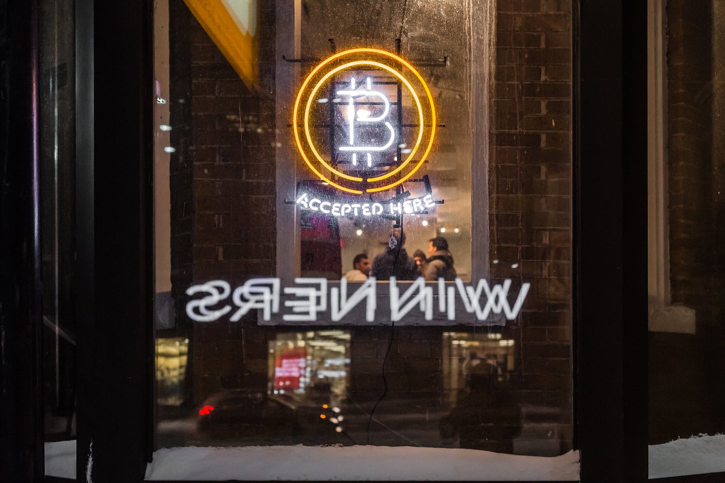 Bitcoin accepted sign.