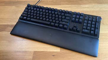 Razer Huntsman V2 Gaming Keyboard Review