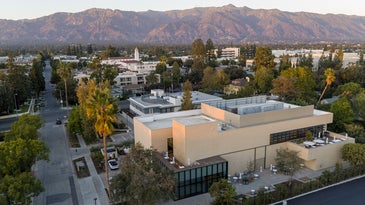 Caltech AWS quantum computing center
