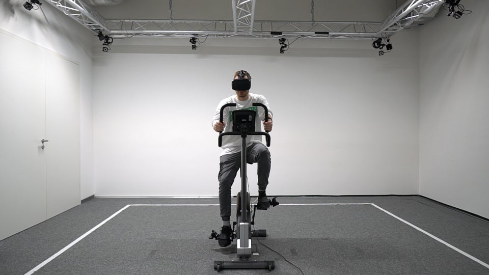 Athletic virtual reality avatars might make exercise feel easier