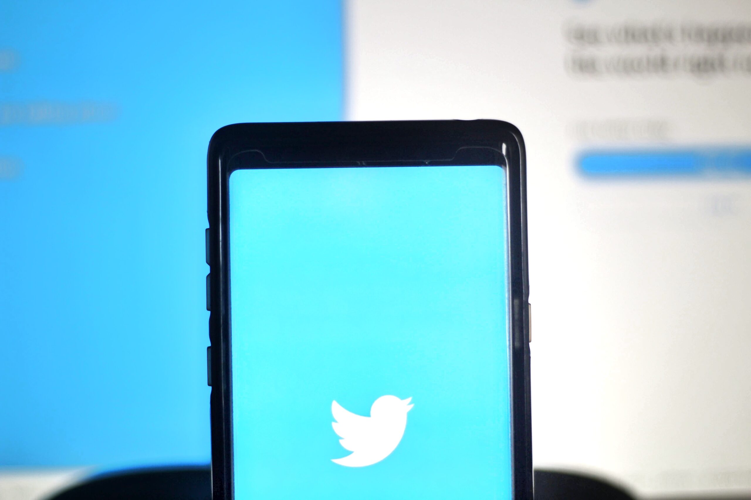 Twitter’s new policy aims to protect private individuals in photos