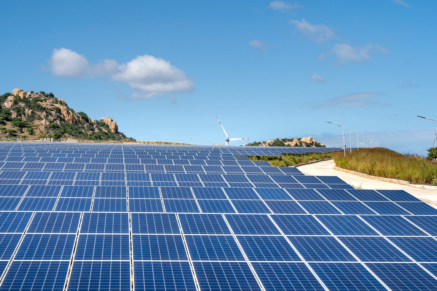 Solar panel farm to represent carbon markets