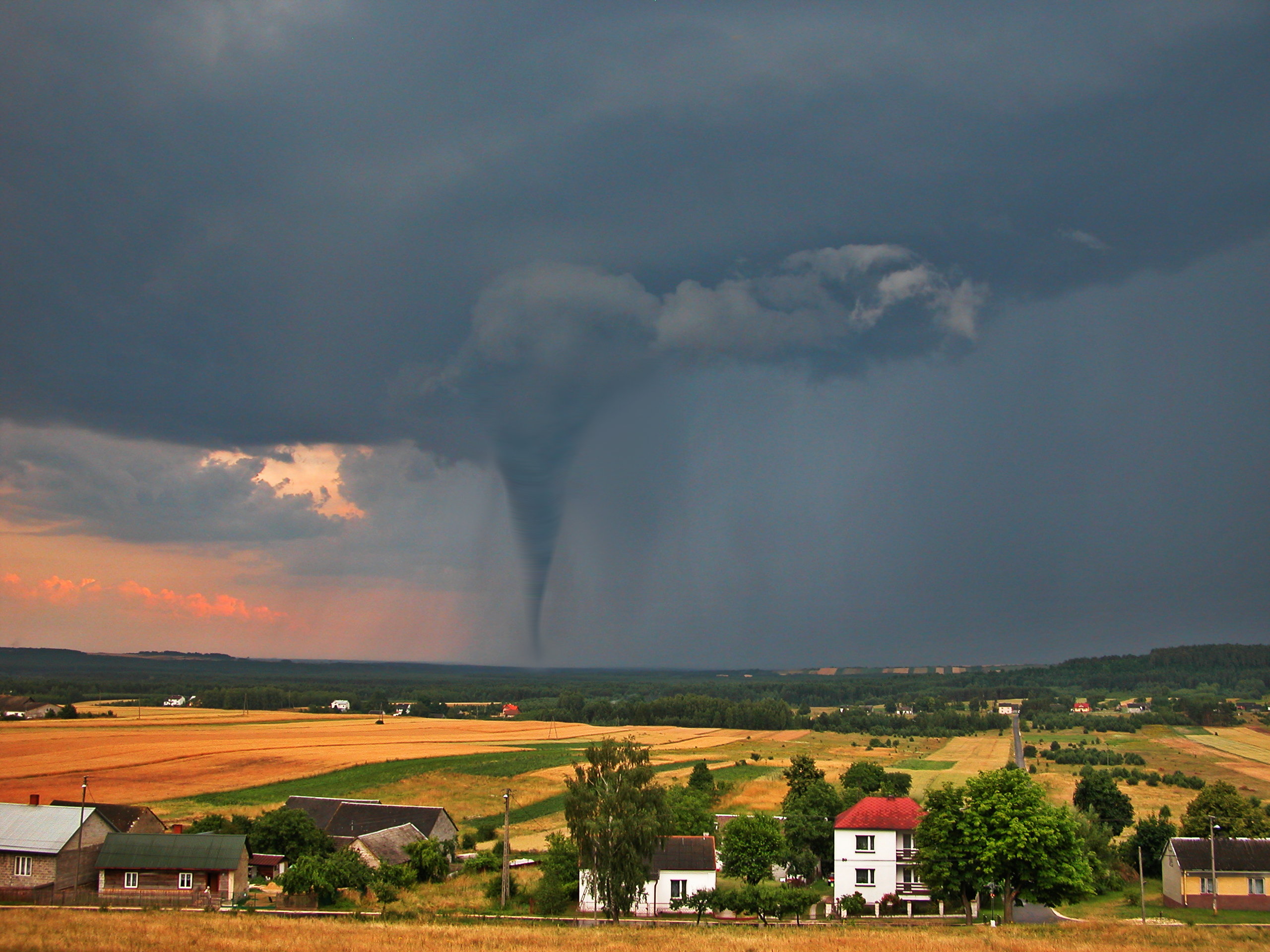 Why it’s so difficult to forecast a tornado’s path