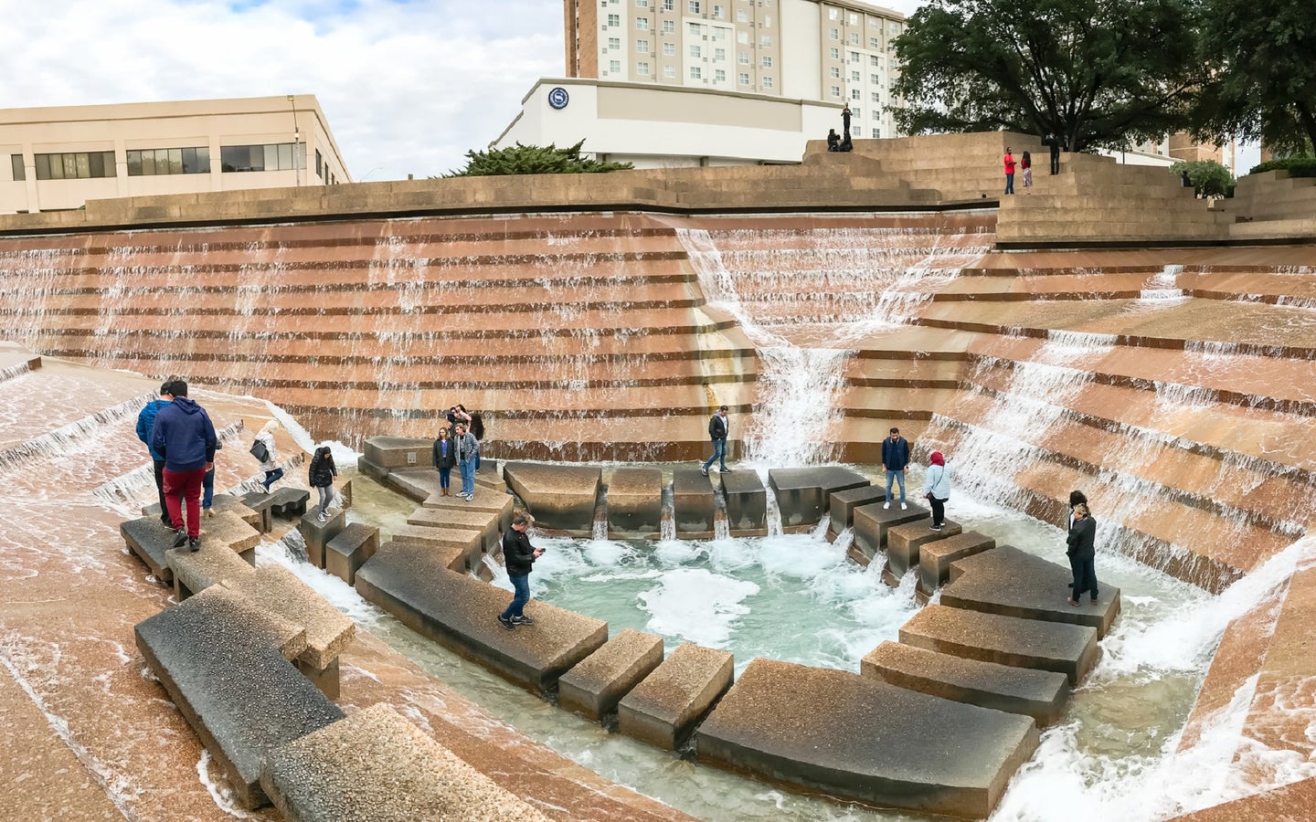 Dallas-Forth Worth water gardens as an example of green infrastructure and walkable cities
