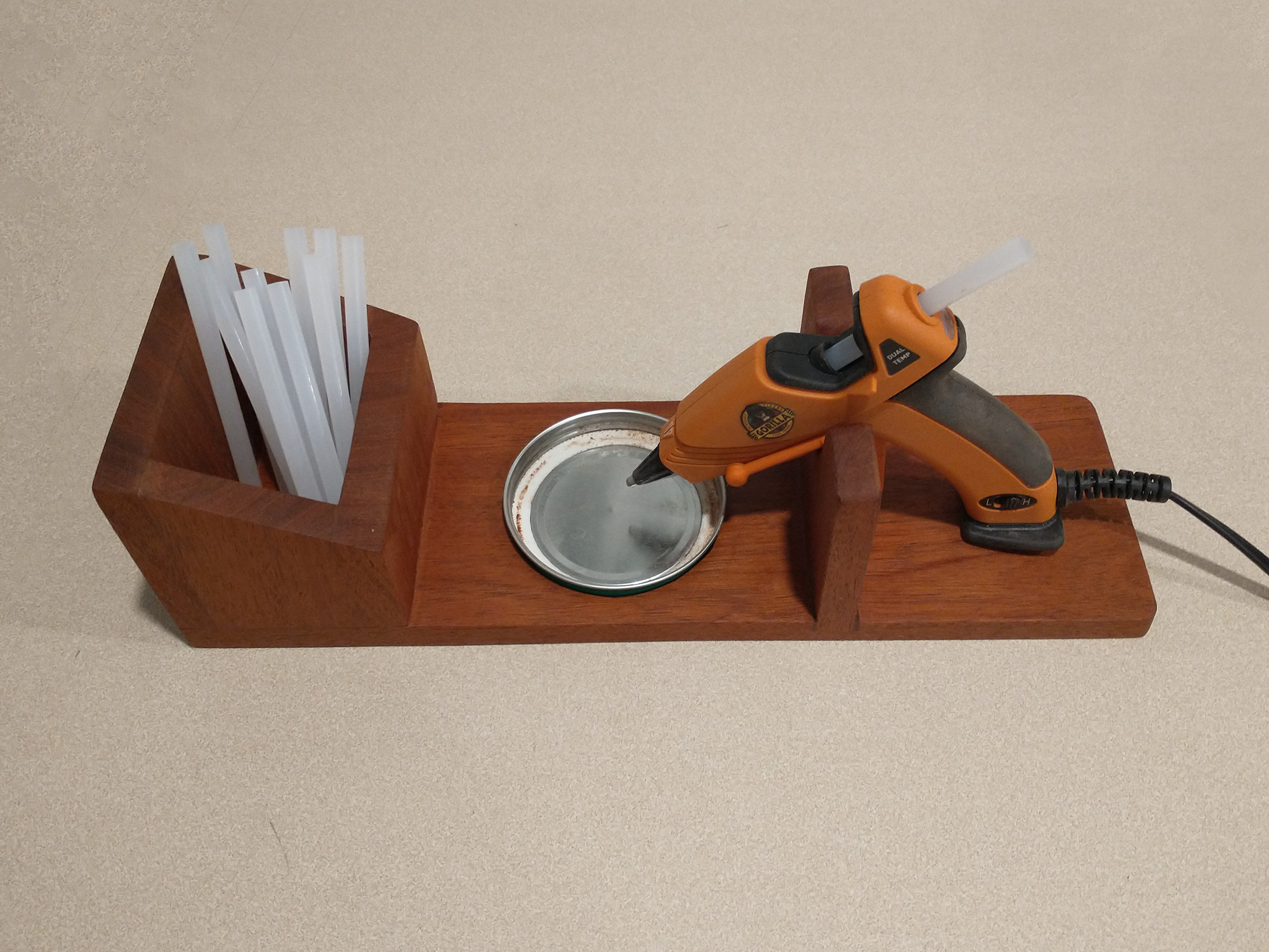 Build an easy hot glue gun stand that works