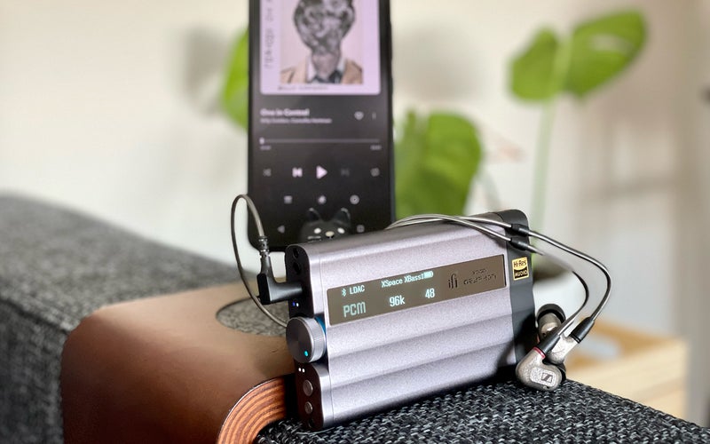 iFi Gryphon with Sennheiser IE 600 and ASUS ROG Phone 5 product image
