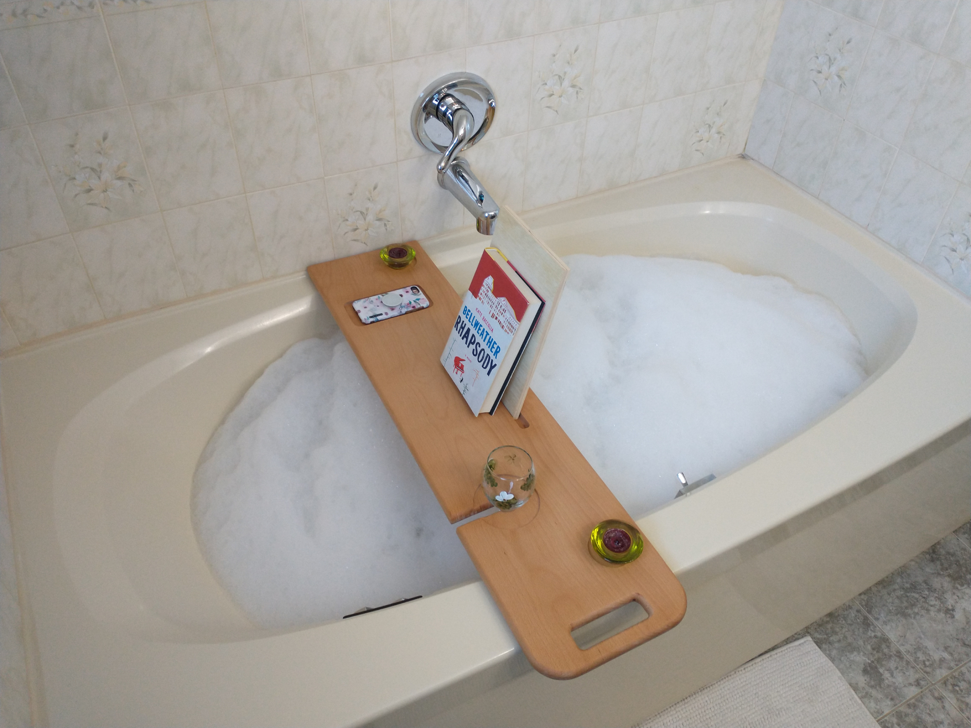How to build a DIY bathtub tray