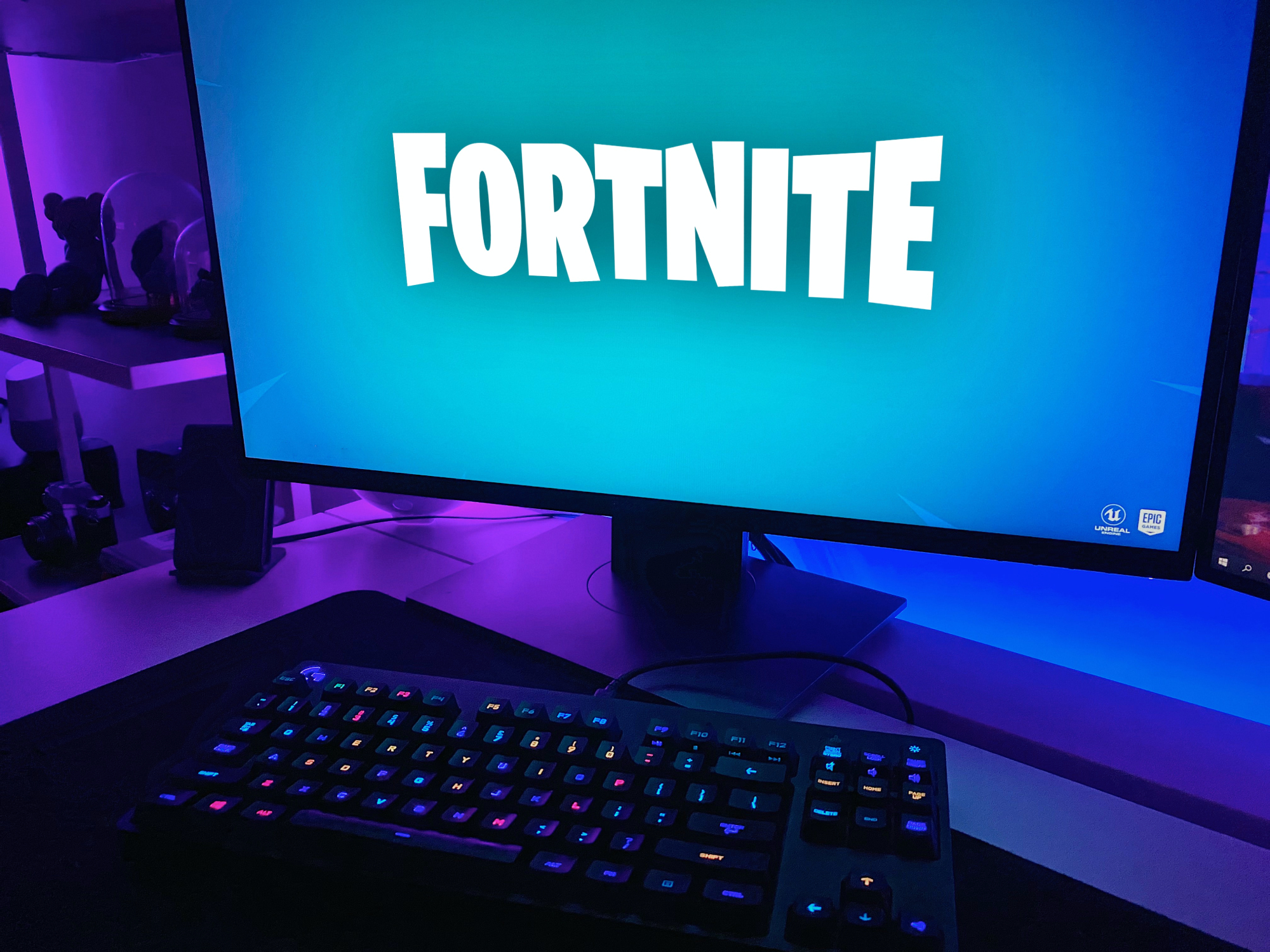 How to Play FORTNITE on the Xbox 360!! (Trick Your Friends) 